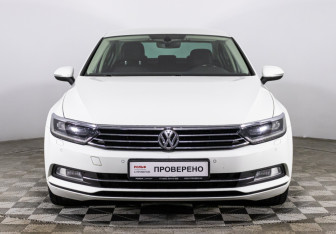 Подержанный автомобиль Volkswagen Passat Sedan 2019 года (2 фото)