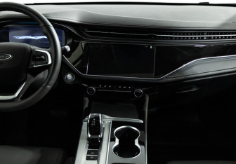 Подержанный автомобиль Omoda S5 2023 года (14 фото)