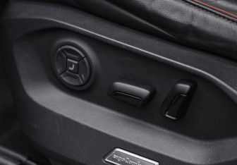 Подержанный автомобиль Volkswagen Touareg 2018 года (30 фото)