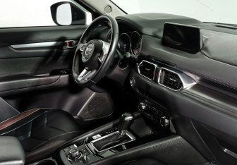 Подержанный автомобиль Mazda CX-5 2018 года (13 фото)