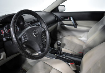 Подержанный автомобиль Mazda 6 Sedan 2005 года (9 фото)