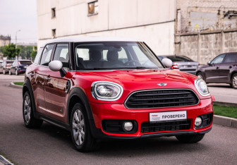 Подержанный автомобиль MINI Countryman 2017 года (5 фото)
