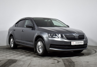 Подержанный автомобиль Skoda Octavia Liftback 2017 года (3 фото)