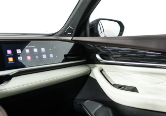 Подержанный автомобиль Geely Monjaro 2023 года (20 фото)