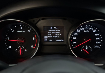 Подержанный автомобиль Kia Carnival 2020 года (12 фото)