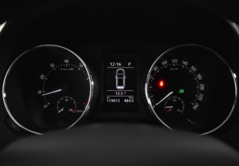 Подержанный автомобиль Skoda Yeti 2014 года (19 фото)