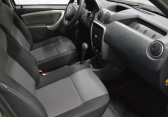 Подержанный автомобиль Renault Duster 2014 года (12 фото)