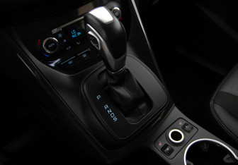 Подержанный автомобиль Ford Kuga 2014 года (14 фото)