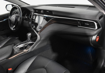 Подержанный автомобиль Toyota Camry Sedan 2019 года (12 фото)