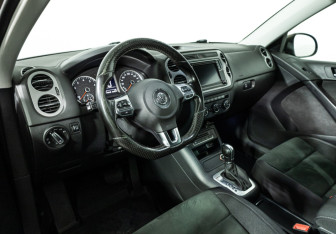 Подержанный автомобиль Volkswagen Tiguan 2016 года (11 фото)