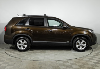 Подержанный автомобиль Kia Sorento 2019 года (4 фото)