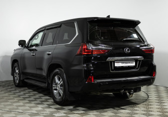 Подержанный автомобиль Lexus LX 2018 года (7 фото)