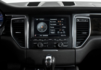 Подержанный автомобиль Porsche Macan 2015 года (20 фото)