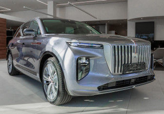 Новый Hongqi E-HS9 2022 (3 фото)