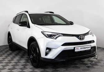 Подержанный автомобиль Toyota RAV4 2018 года (3 фото)