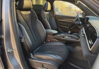 Подержанный автомобиль Geely Monjaro 2024 года (29 фото)