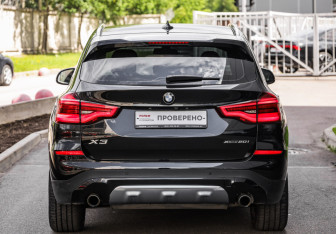Подержанный автомобиль BMW X3 2020 года (7 фото)
