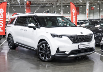 Подержанный автомобиль Kia Carnival 2021 года (5 фото)