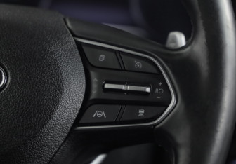 Подержанный автомобиль Hyundai Santa Fe 2020 года (12 фото)
