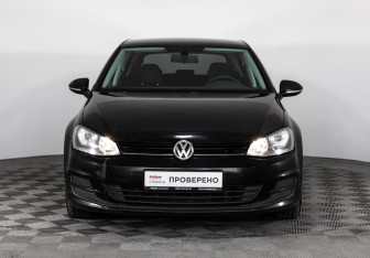 Подержанный автомобиль Volkswagen Golf Hatchback 2013 года (2 фото)