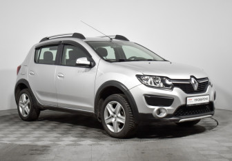 Подержанный автомобиль Renault Sandero 2015 года (3 фото)
