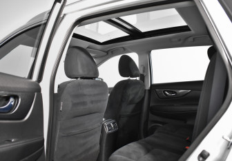 Подержанный автомобиль Nissan X-Trail 2015 года (13 фото)