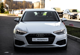 Подержанный автомобиль Audi A4 Sedan 2020 года (3 фото)