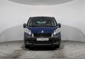 Подержанный автомобиль Peugeot Expert 2015 года (2 фото)