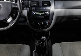 Подержанный автомобиль Chevrolet Lacetti Sedan 2006 года (11 фото)