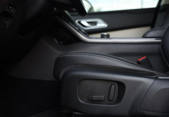 Подержанный автомобиль Land Rover Range Rover Velar 2018 года (24 фото)