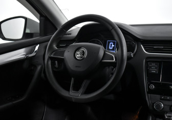 Подержанный автомобиль Skoda Octavia Liftback 2018 года (16 фото)
