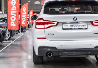 Подержанный автомобиль BMW X3 2019 года (10 фото)