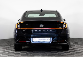 Подержанный автомобиль Hyundai Sonata 2021 года (6 фото)