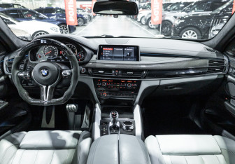 Подержанный автомобиль BMW X6 M 2017 года (20 фото)