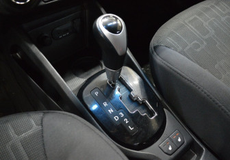 Подержанный автомобиль Kia Rio Hatchback 2014 года (16 фото)