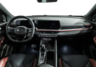 Подержанный автомобиль Geely Coolray 2023 года (13 фото)