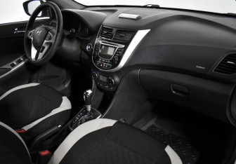 Подержанный автомобиль Hyundai Solaris Sedan 2012 года (13 фото)