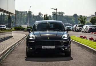 Подержанный автомобиль Porsche Macan 2016 года (4 фото)