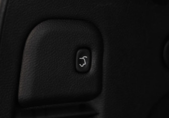 Подержанный автомобиль Jeep Grand Cherokee 2012 года (29 фото)