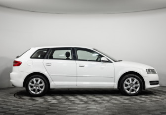 Подержанный автомобиль Audi A3 Hatchback 2012 года (4 фото)