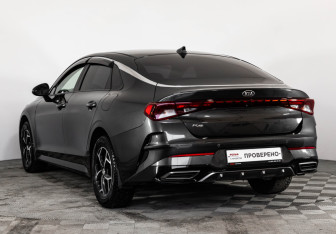 Подержанный автомобиль Kia K5 2021 года (9 фото)