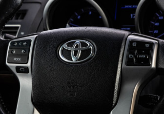 Подержанный автомобиль Toyota Land Cruiser Prado 2017 года (12 фото)