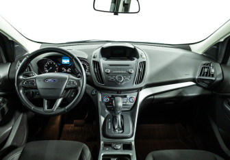 Подержанный автомобиль Ford Kuga 2019 года (13 фото)