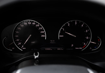 Подержанный автомобиль BMW X3 2020 года (15 фото)