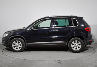 Подержанный автомобиль Volkswagen Tiguan 2012 года (8 фото)