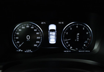 Подержанный автомобиль Volvo S90 2019 года (12 фото)