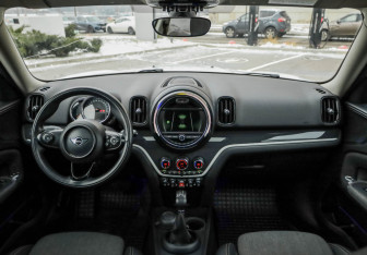 Подержанный автомобиль MINI Countryman 2018 года (11 фото)