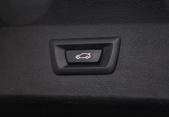 Подержанный автомобиль BMW X1 2021 года (28 фото)