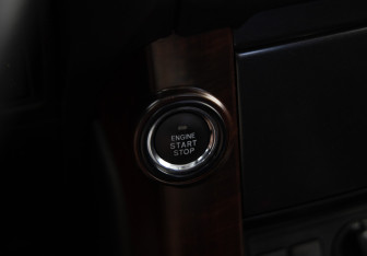 Подержанный автомобиль Toyota Land Cruiser Prado 2016 года (16 фото)
