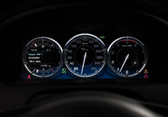 Подержанный автомобиль Jaguar XJ 2011 года (24 фото)